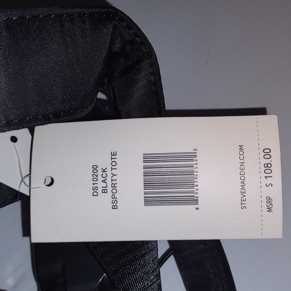 STEVE MADDEN Bsporty (2019) Weekender Tote in Black/White - Picture 8 of 9